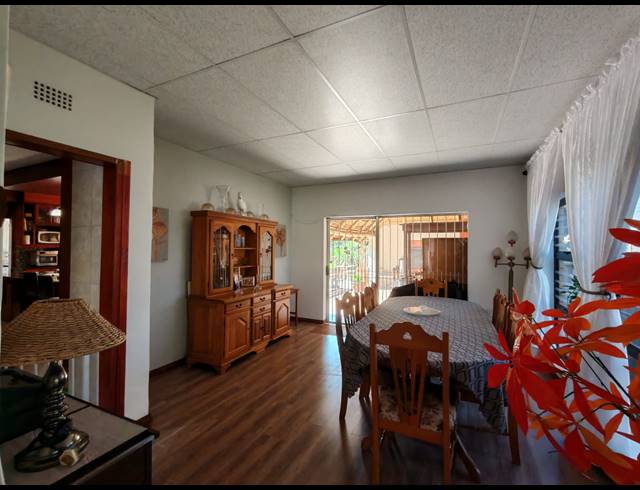 4 BEDROOM HOUSE FOR SALE IN THREE RIVERS EAST
